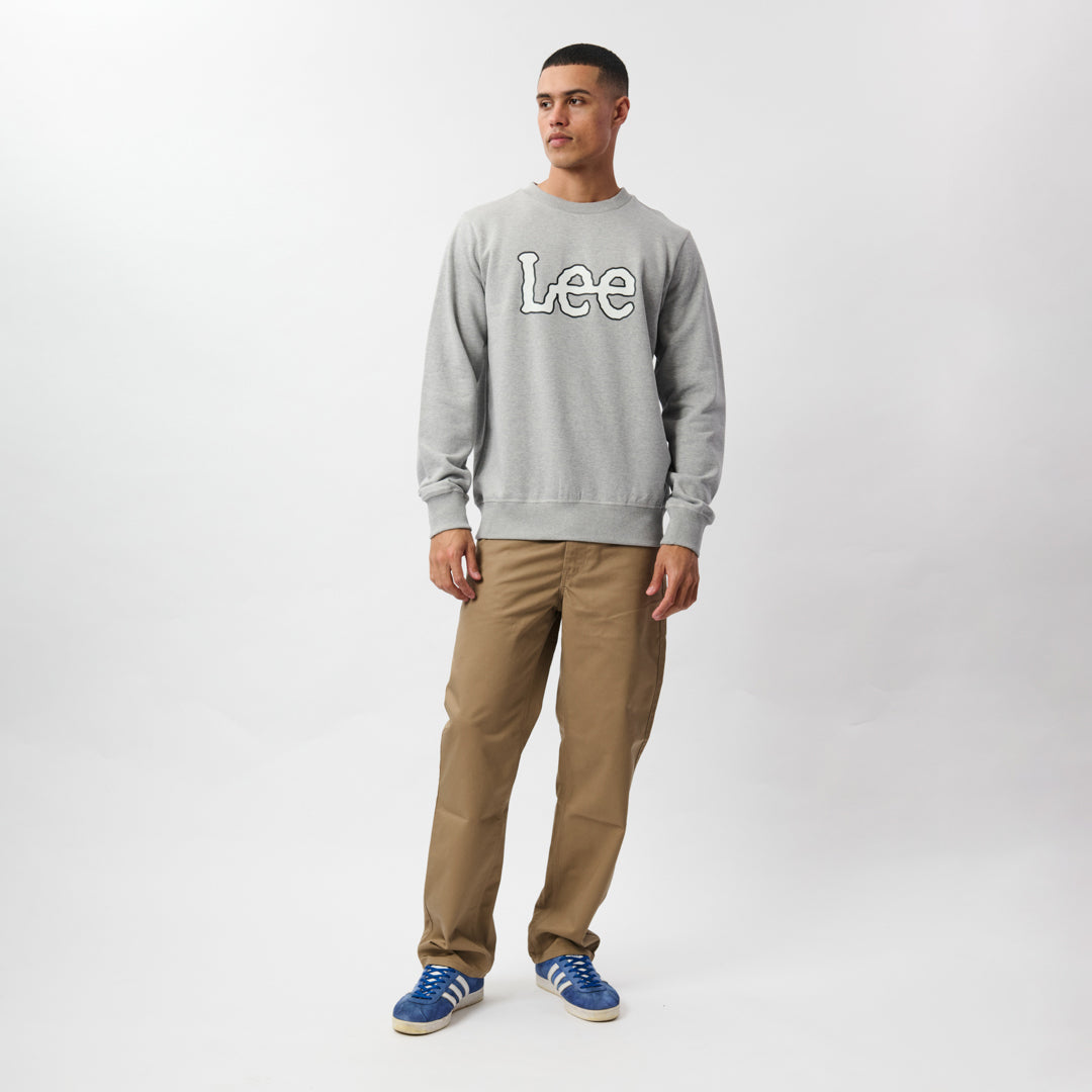 LEE LOGO CREW FLEECE IN LIGHT GREY HEATHER MELANGE