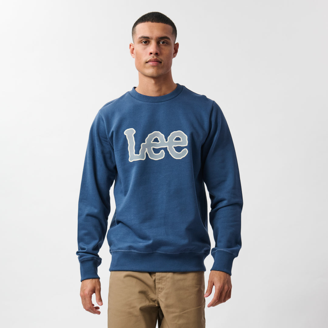LEE LOGO CREW FLEECE IN SHADY BLUE