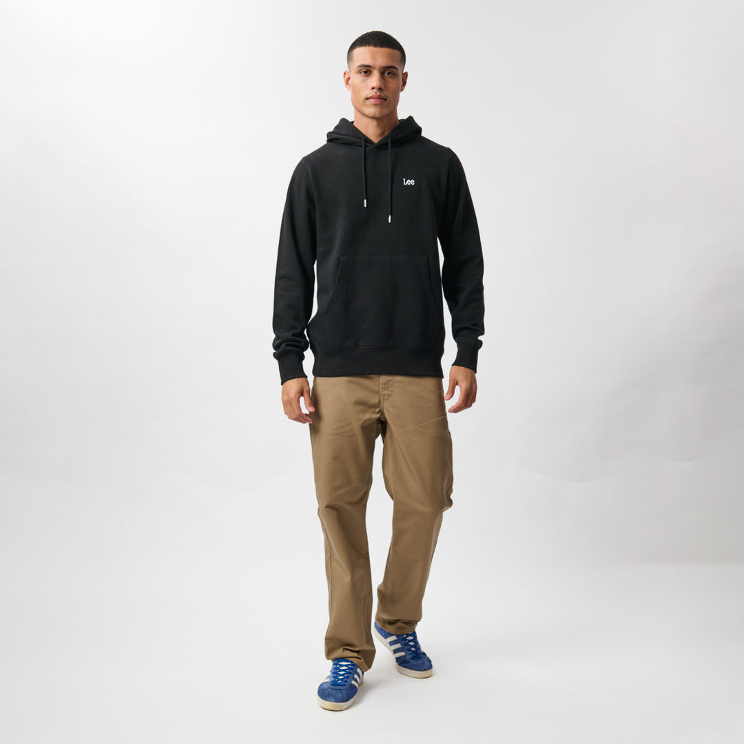 LEE BADGE HOODED FLEECE IN BLACK
