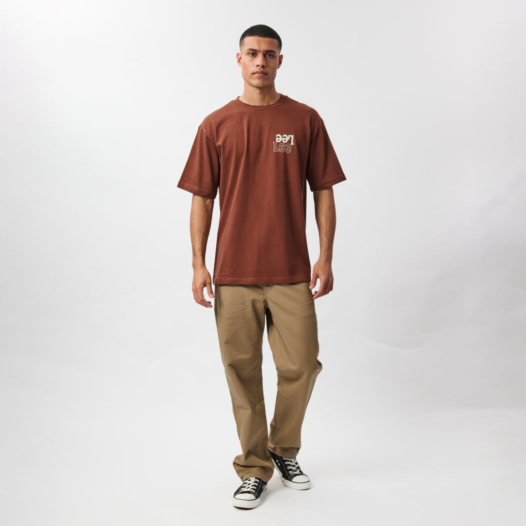 2 LEE GRAPHIC T-SHIRT IN EMBER SOIL