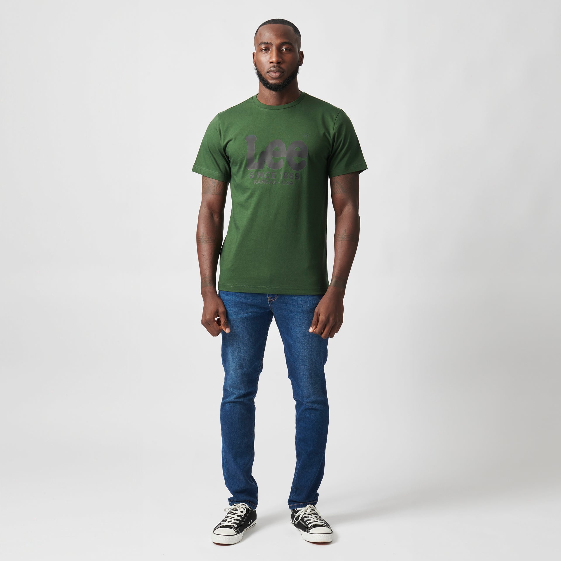OUTLINE LOGO T-SHIRT IN CITY MOSS