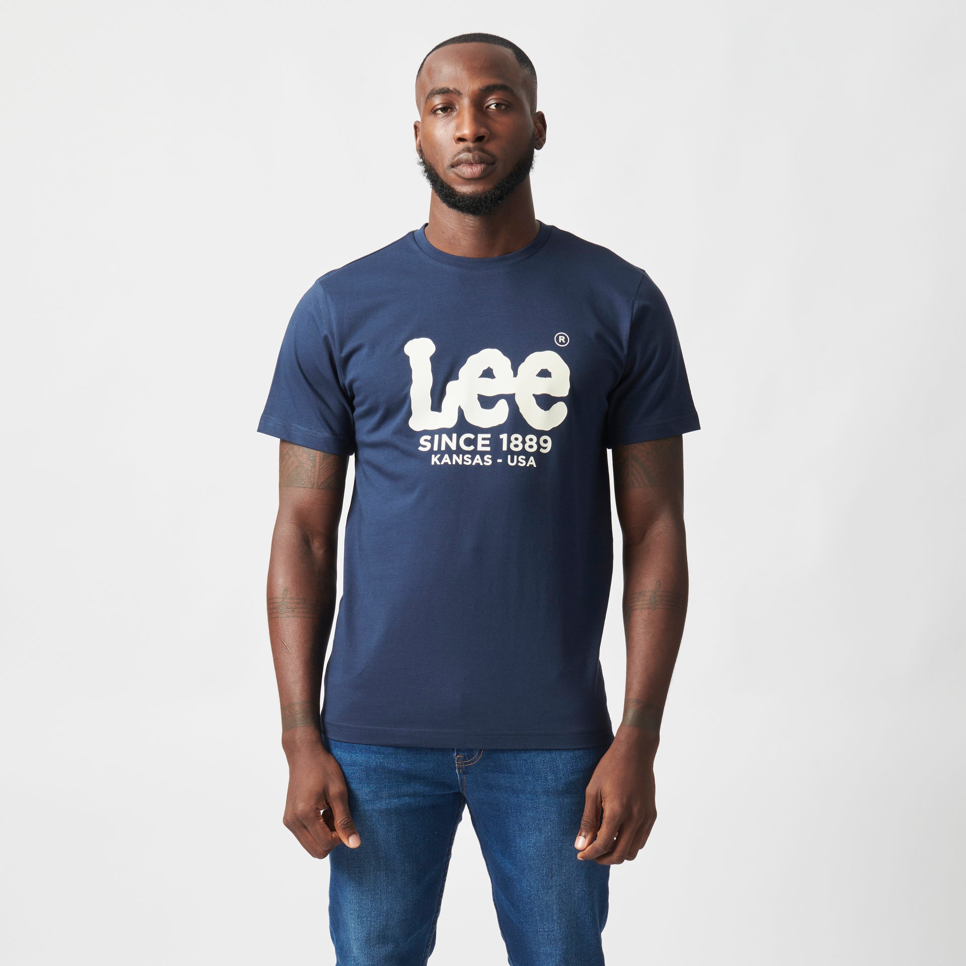 OUTLINE LOGO T-SHIRT IN SUMMIT NAVY