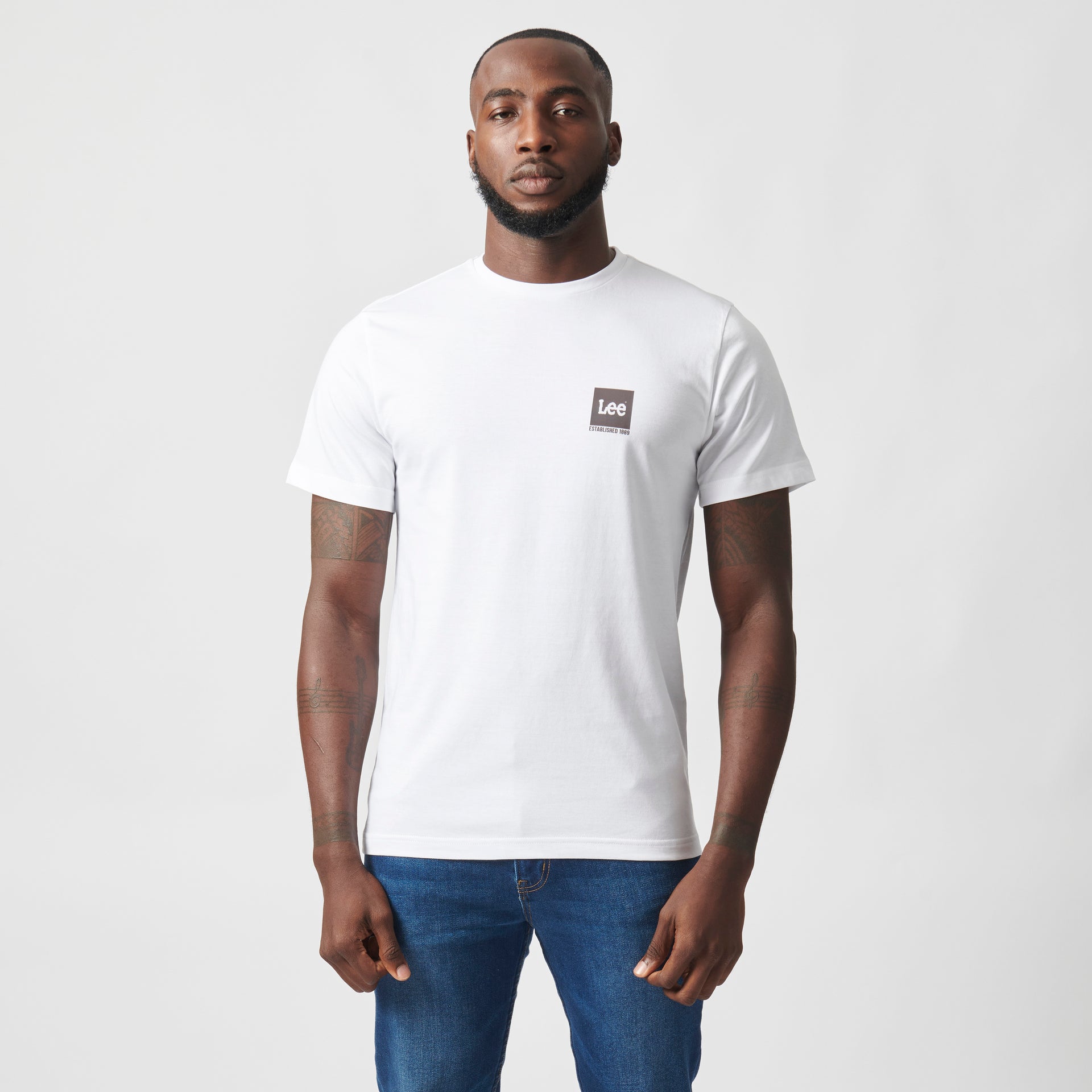 LOGO BOX T-SHIRT IN WHITE
