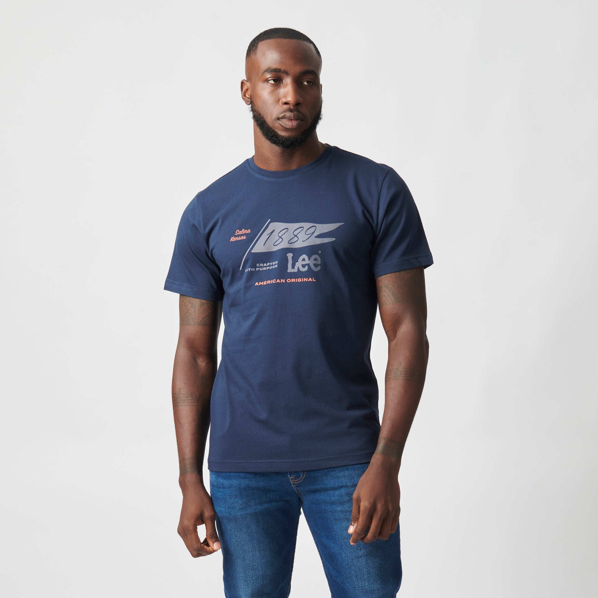 TRUE DENIM T-SHIRT IN SUMMIT NAVY