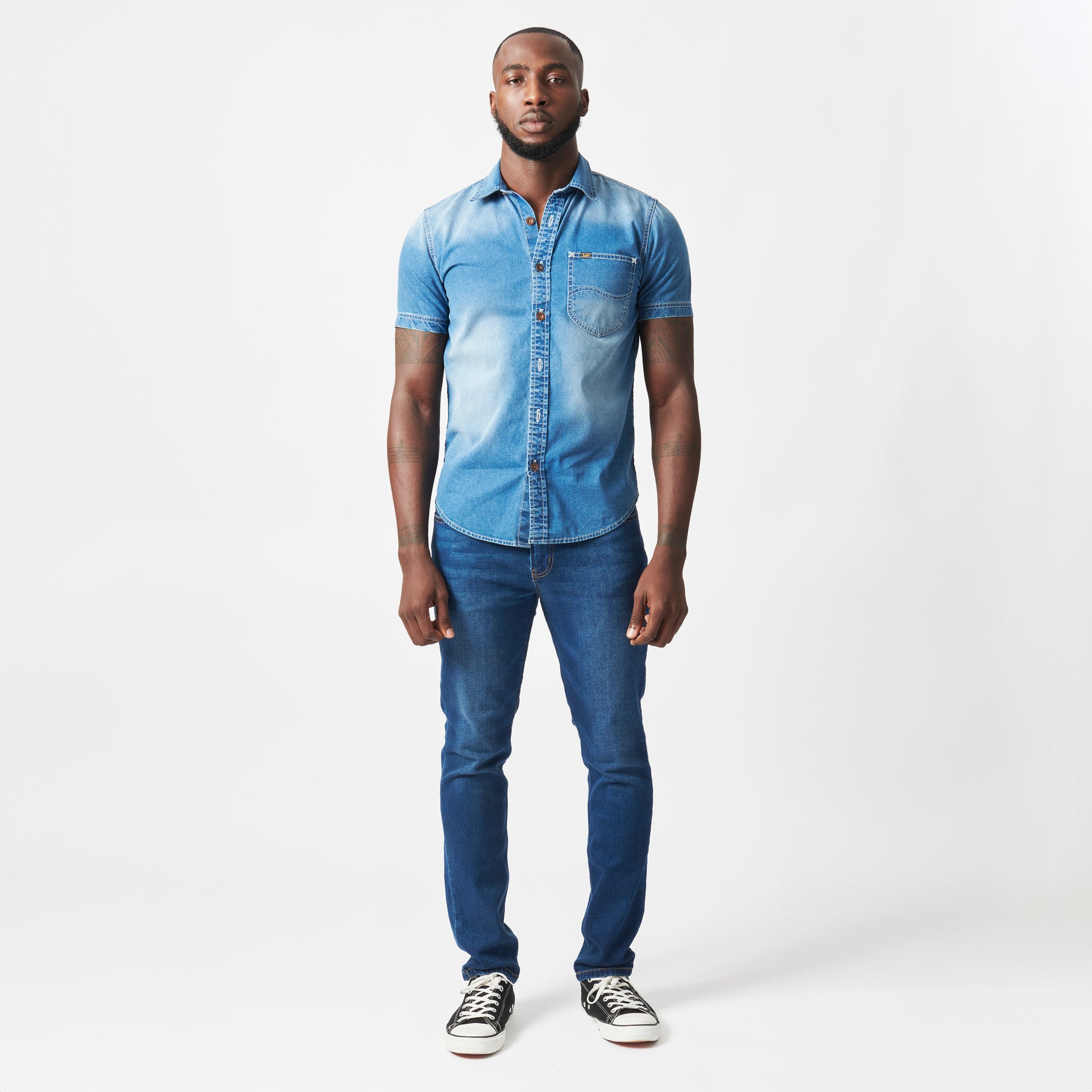 LAZY 'S' SHORT SLEEVE DENIM SHIRT IN MID SHADE