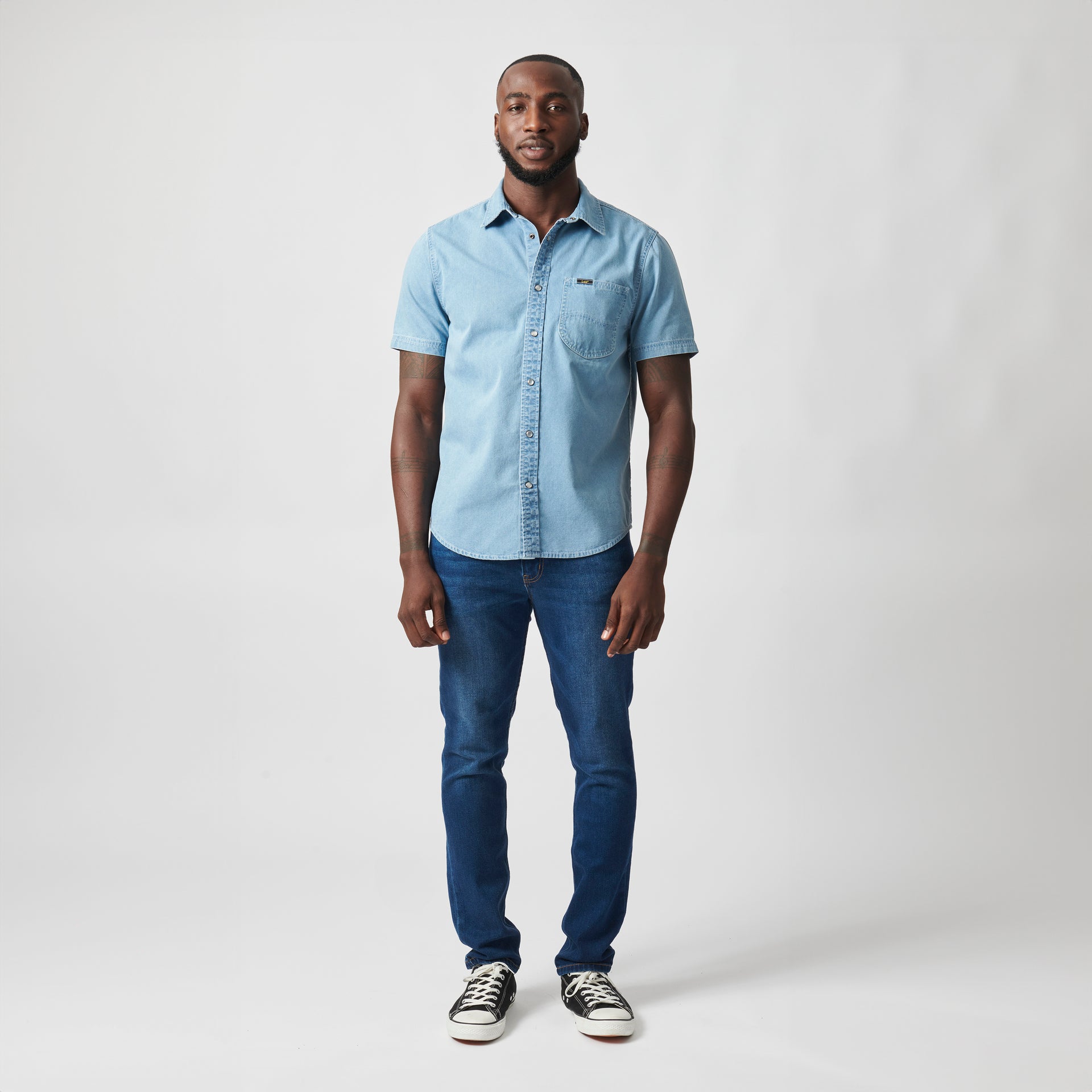 LAZY 'S' SHORT SLEEVE DENIM SHIRT IN LIGHT BLUE WASH