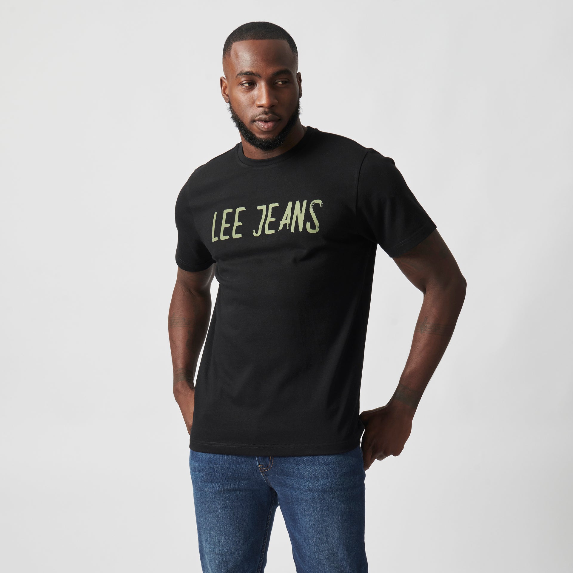 LEE LOCAL PUFF T-SHIRT IN BLACK